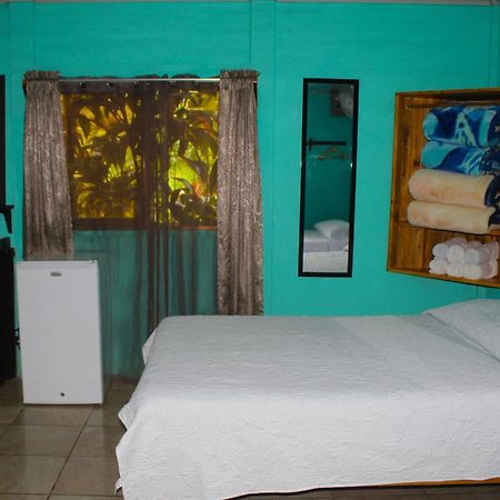 Bed and Breakfast Cabinas Rio Celeste La Amistad Exterior foto