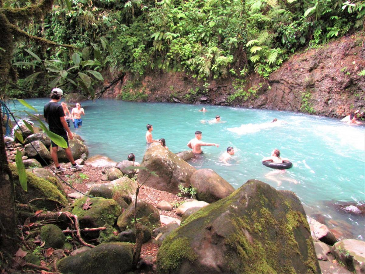 Bed and Breakfast Cabinas Rio Celeste La Amistad Exterior foto