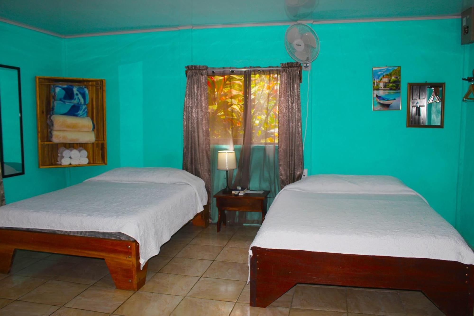 Bed and Breakfast Cabinas Rio Celeste La Amistad Exterior foto