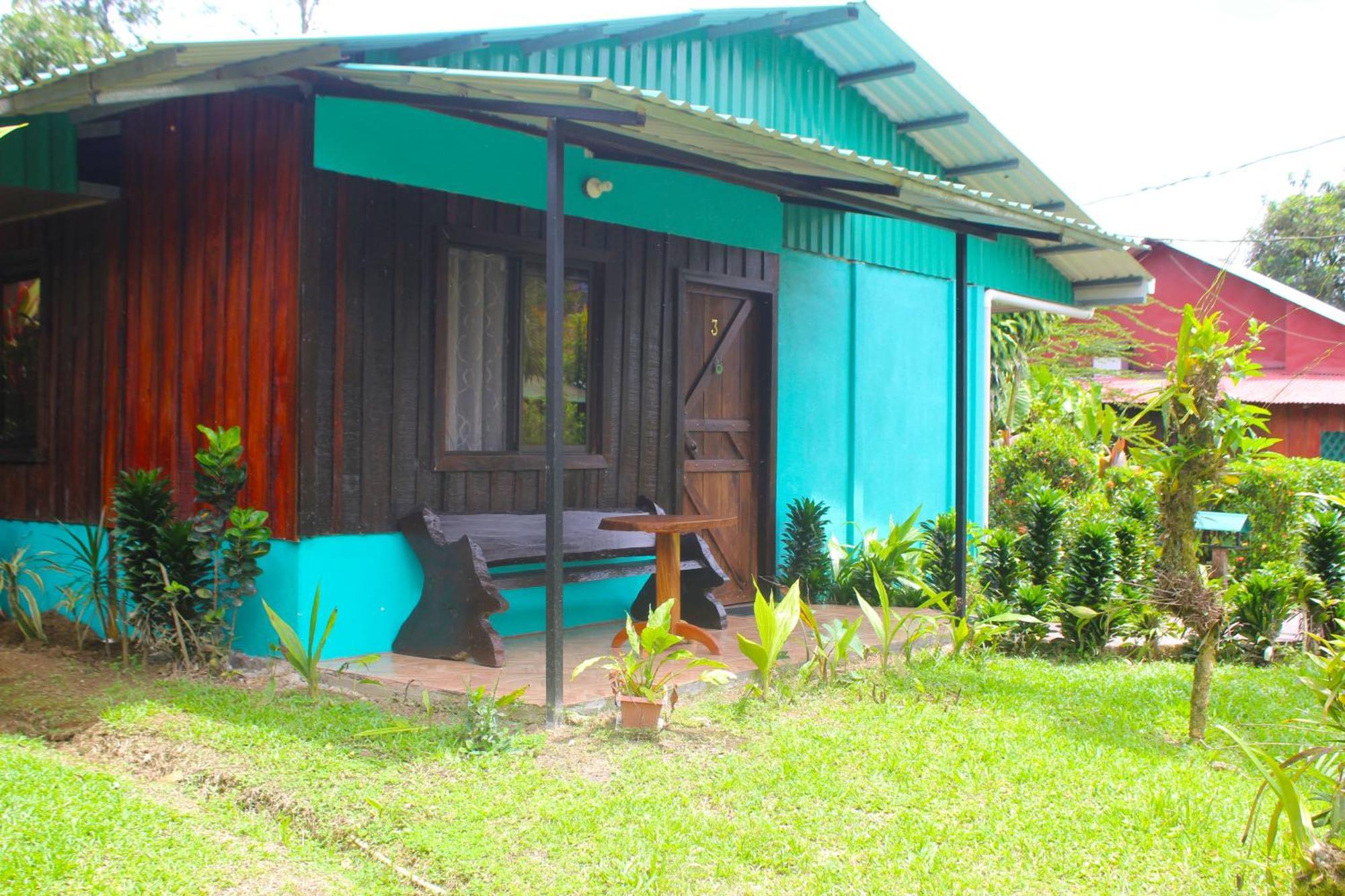 Bed and Breakfast Cabinas Rio Celeste La Amistad Exterior foto