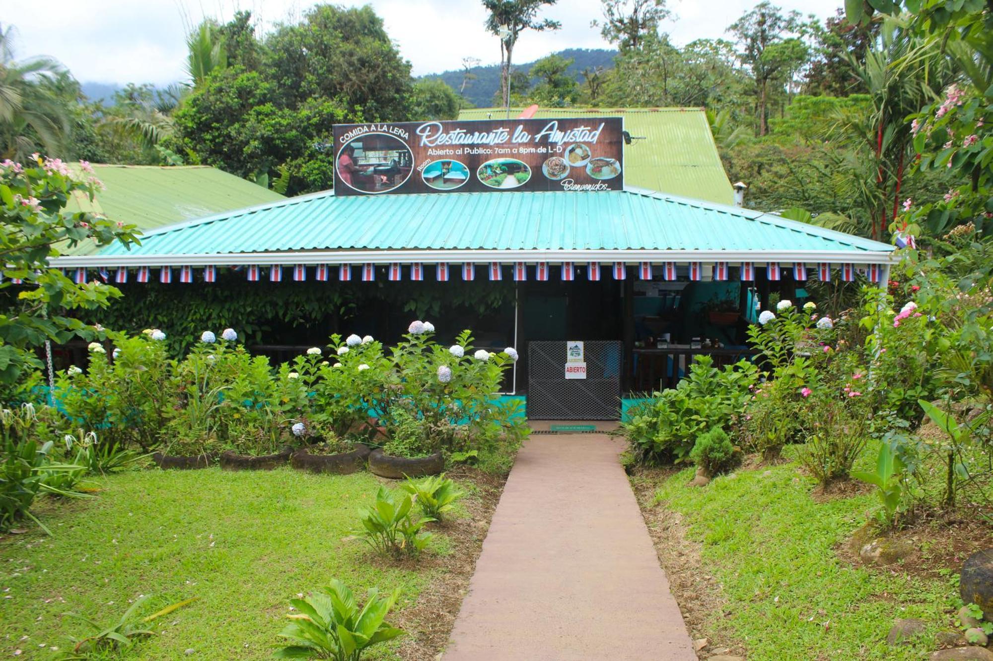 Bed and Breakfast Cabinas Rio Celeste La Amistad Exterior foto