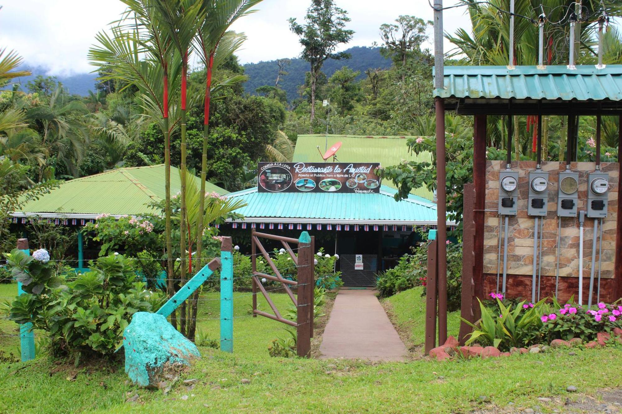 Bed and Breakfast Cabinas Rio Celeste La Amistad Exterior foto