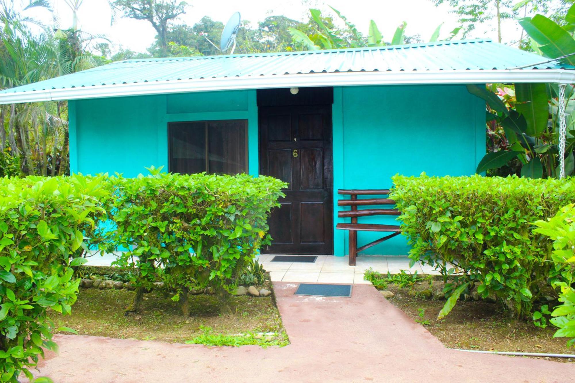 Bed and Breakfast Cabinas Rio Celeste La Amistad Exterior foto