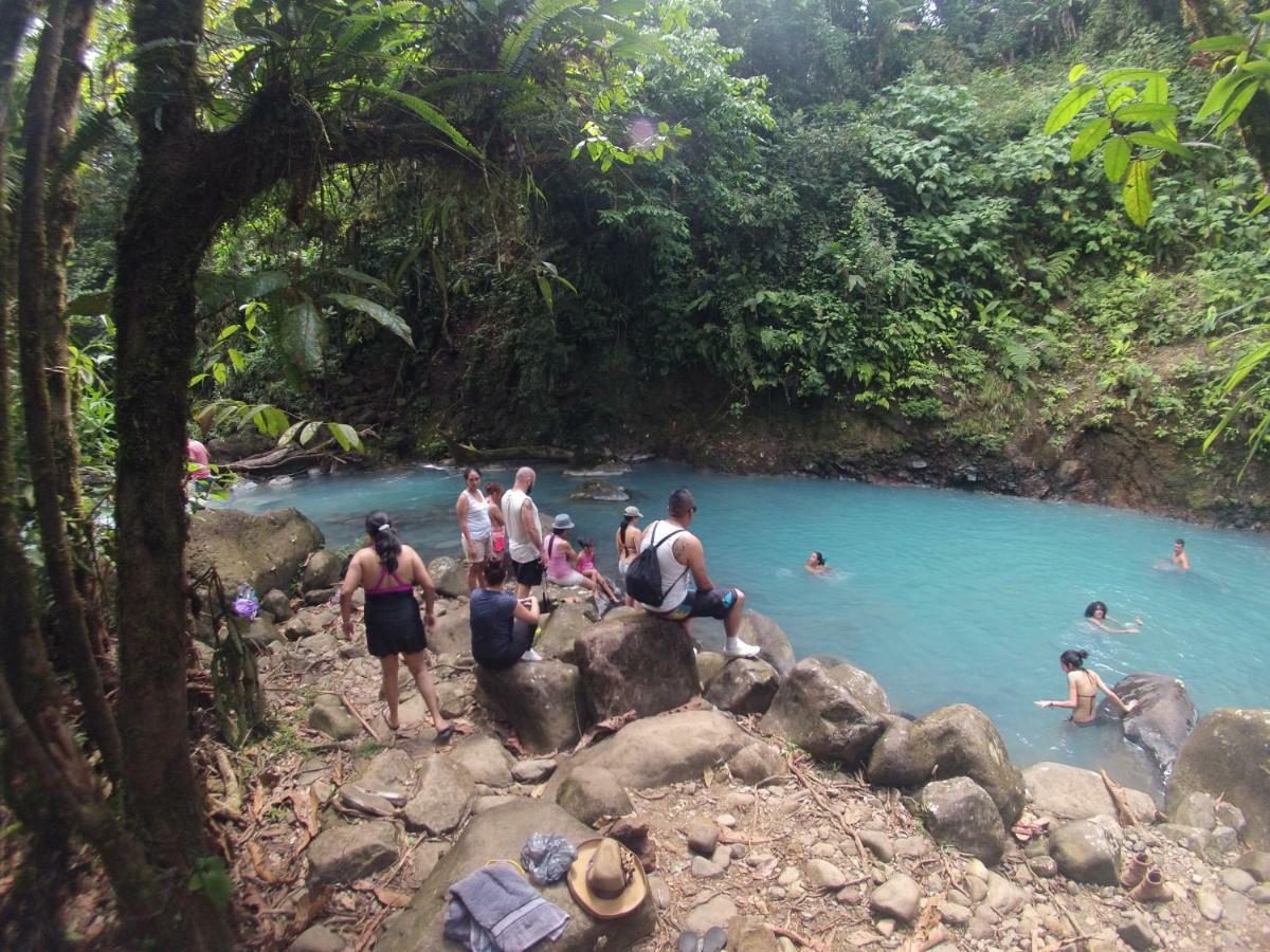 Bed and Breakfast Cabinas Rio Celeste La Amistad Exterior foto