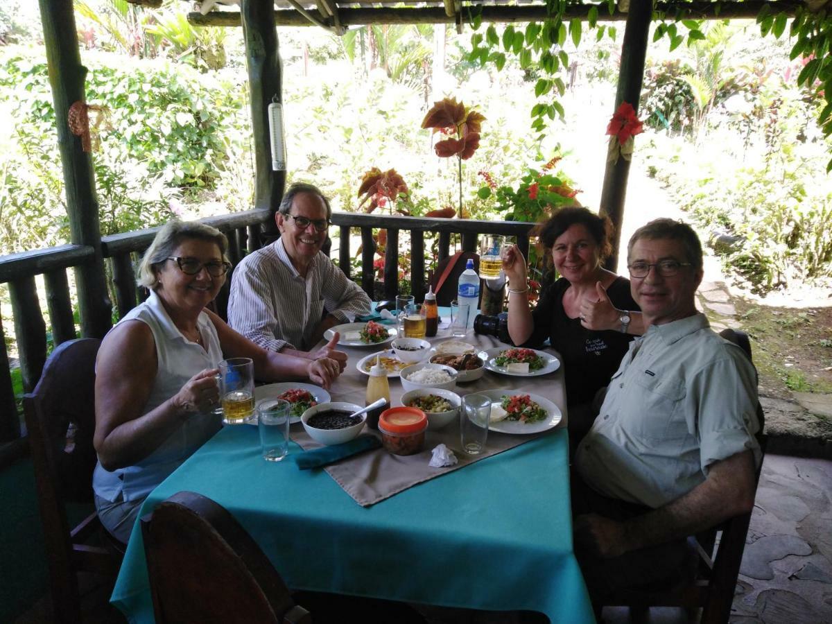 Bed and Breakfast Cabinas Rio Celeste La Amistad Exterior foto